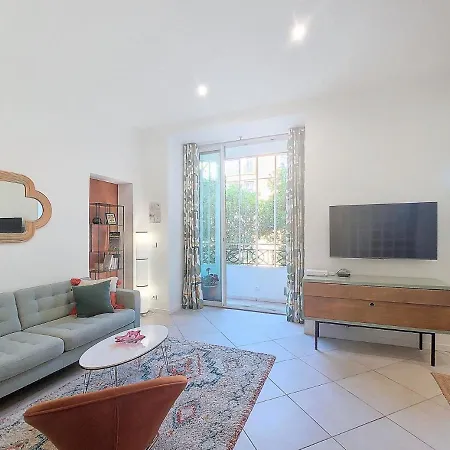 Nestor&jeeves - Bel Air - Center - Modern Apartmán *